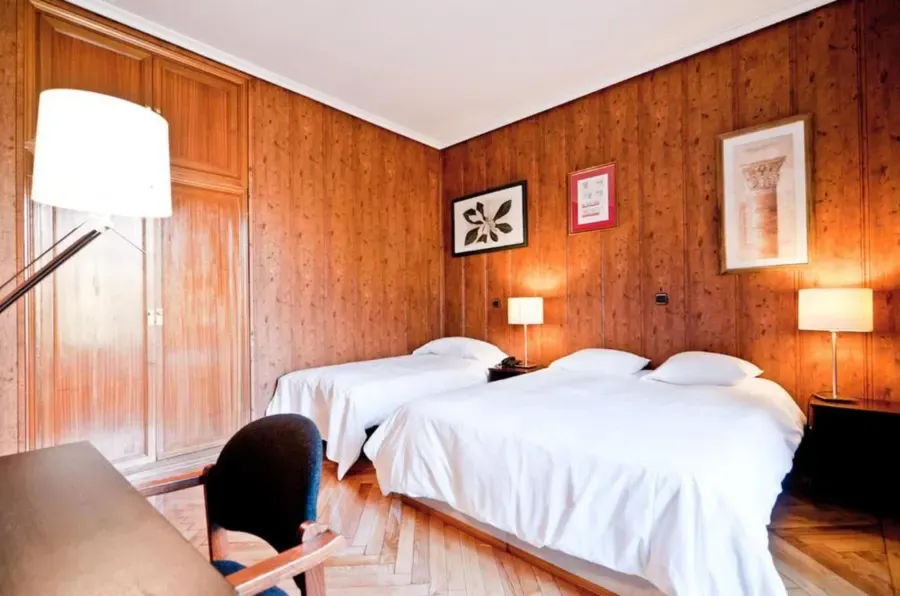(054) Habitación Tridente